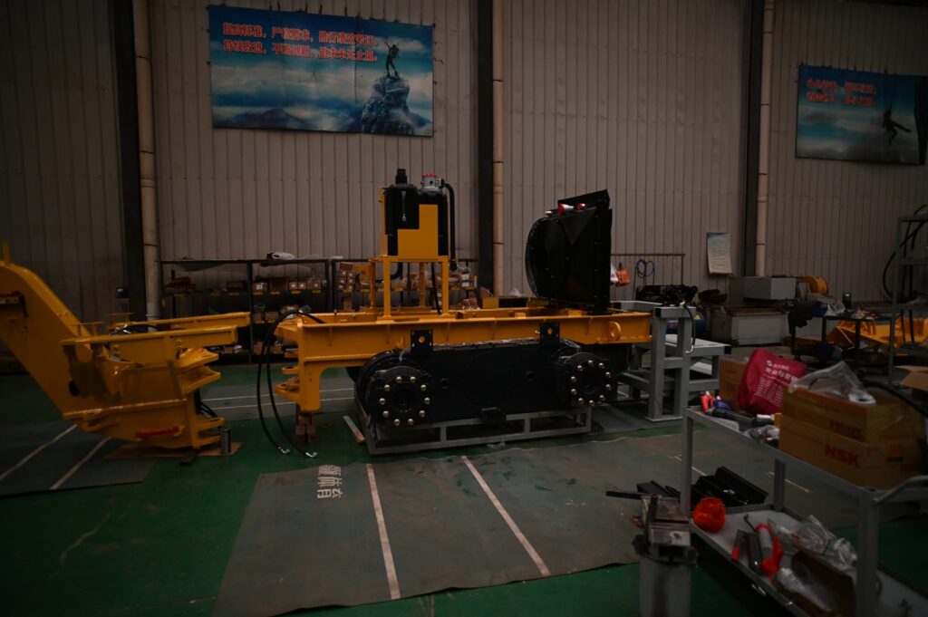 Motor grader chassis assembly